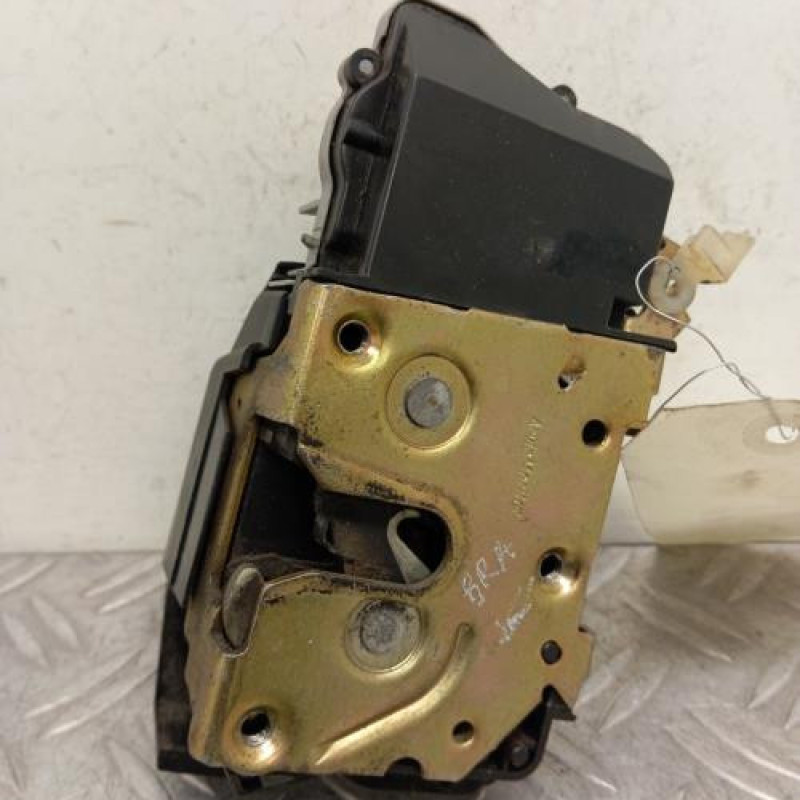 Serrure avant droit PEUGEOT 307