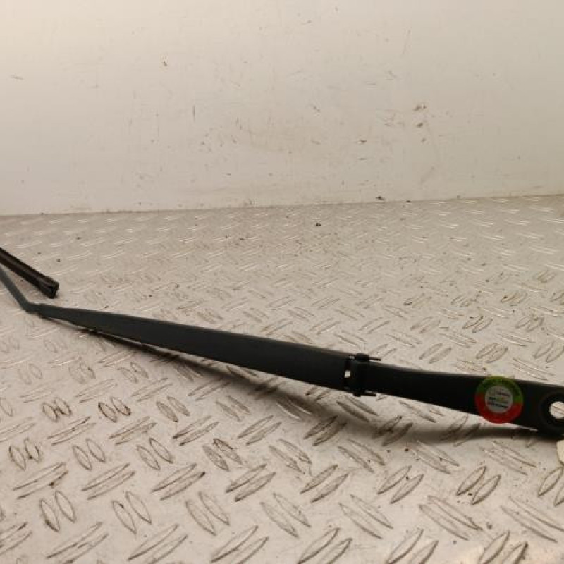 Bras essuie glace avant droit RENAULT MEGANE 3