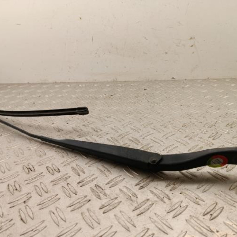 Bras essuie glace avant gauche RENAULT MEGANE 3