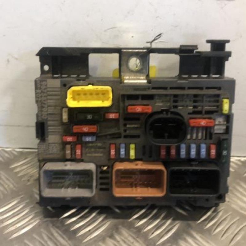 Boitier servitude moteur (BSM) CITROEN C5 2 Boitier servitude moteur (BSM) CITROEN C5 2
