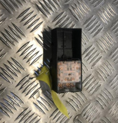 Interrupteur de leve vitre avant gauche NISSAN MICRA 3