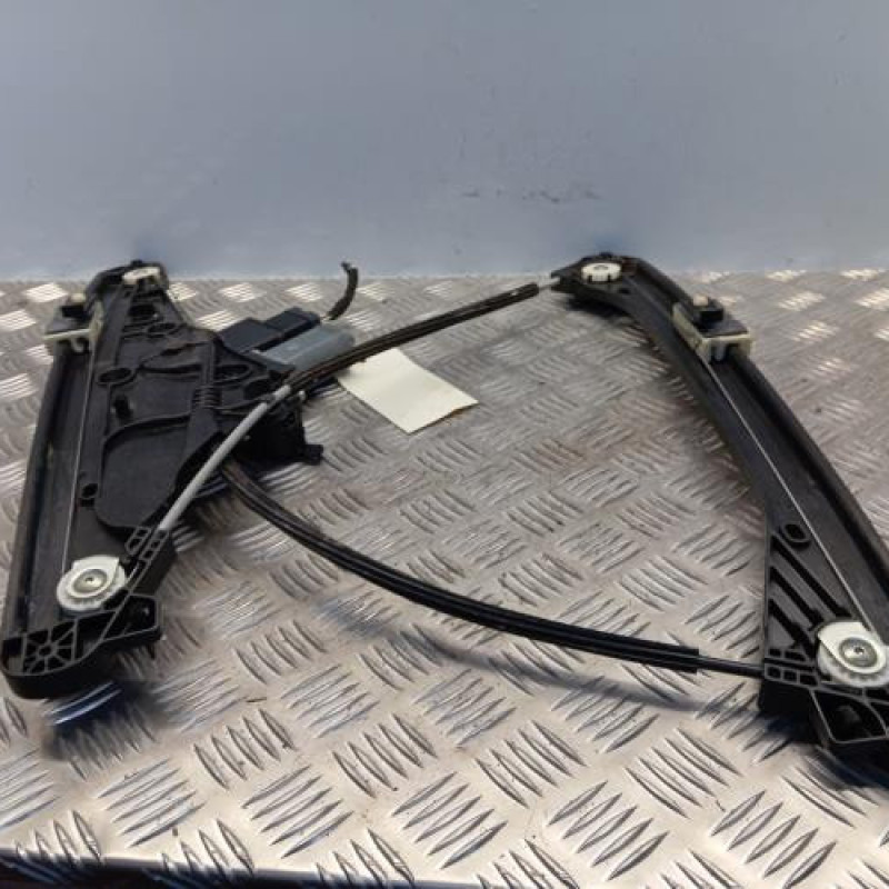 Leve vitre electrique avant droit PEUGEOT 3008 2