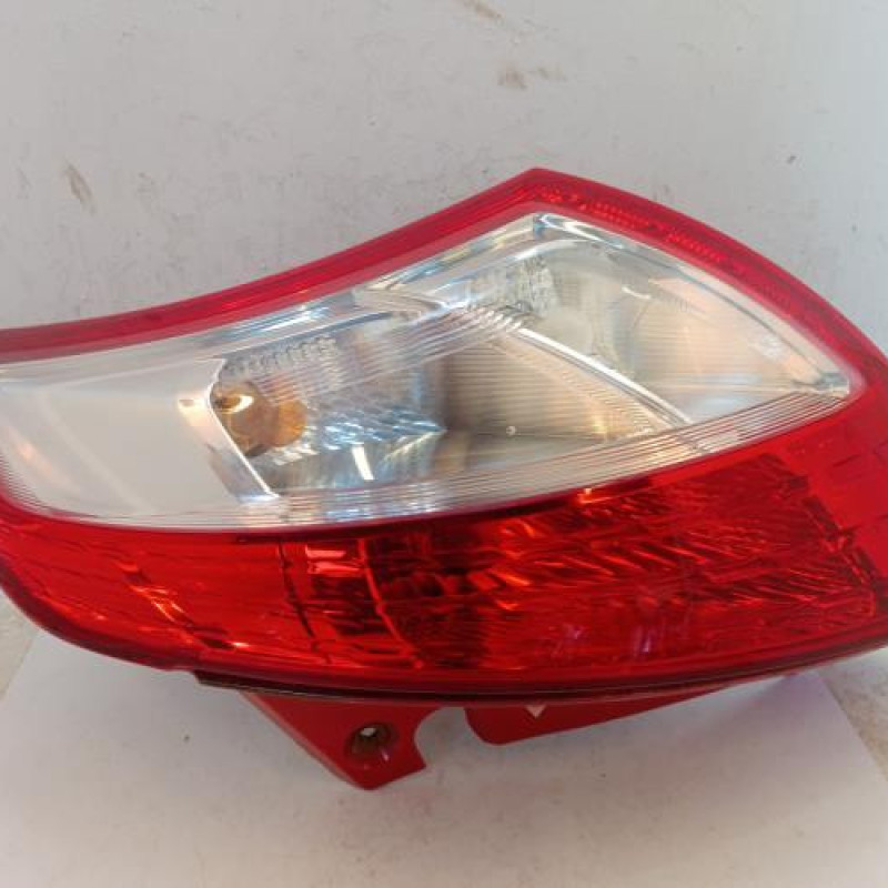 Feu arriere principal droit (feux) SUZUKI SWIFT 4 Feu arriere principal droit (feux) SUZUKI SWIFT 4