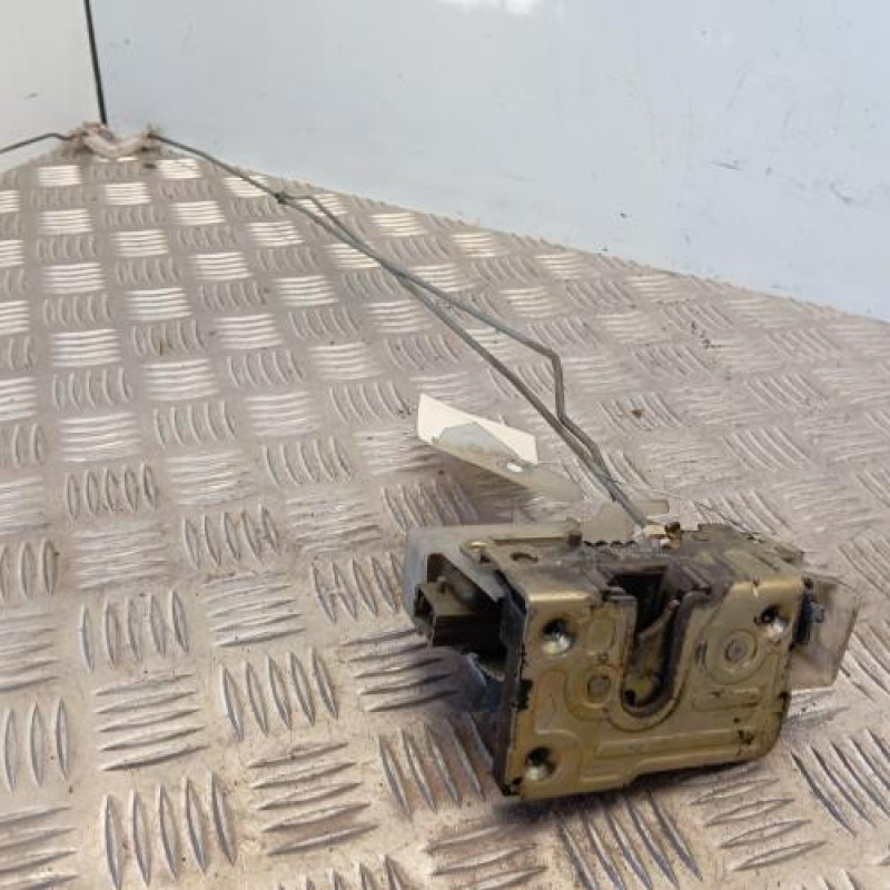 Serrure arriere droit RENAULT CLIO 2 Serrure arriere droit RENAULT CLIO 2