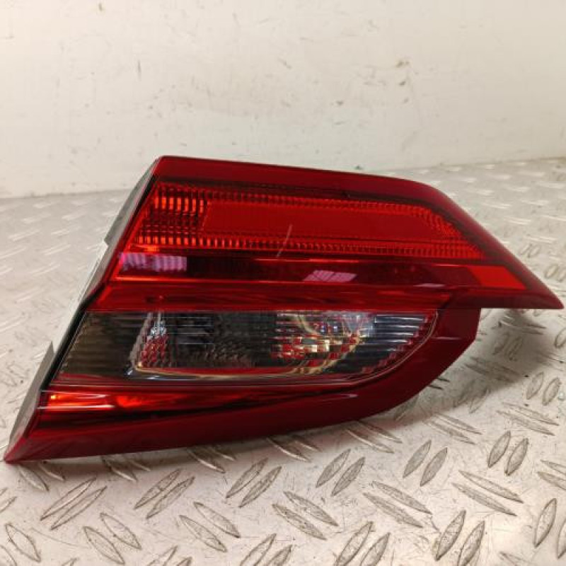 Feu arriere secondaire droit (feux) FORD FIESTA 7 Feu arriere secondaire droit (feux) FORD FIESTA 7