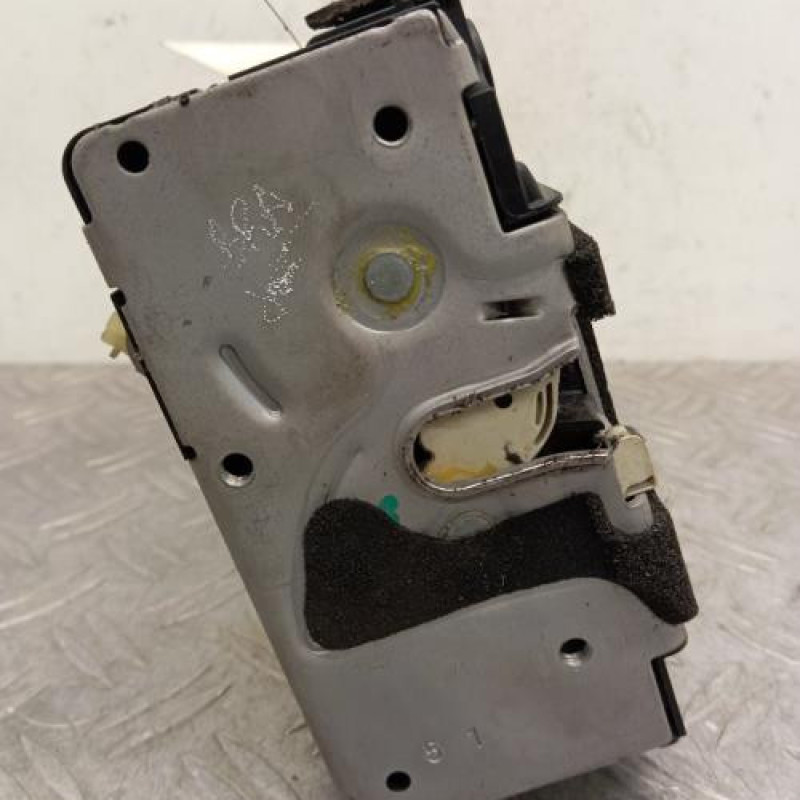 Serrure avant droit OPEL MERIVA B Serrure avant droit OPEL MERIVA B
