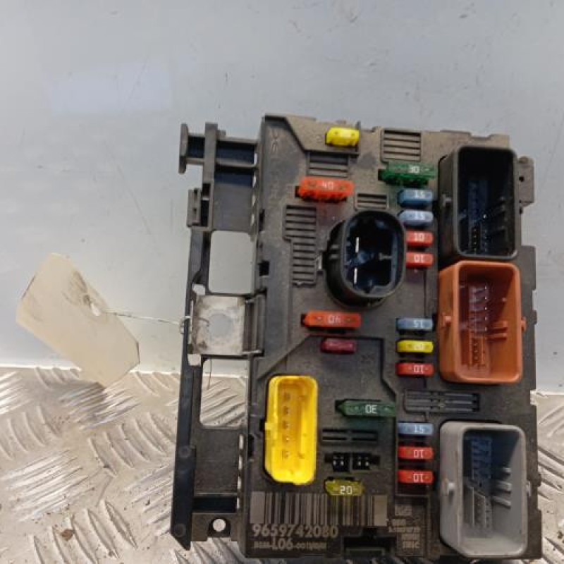Boitier servitude moteur (BSM) PEUGEOT 307 Boitier servitude moteur (BSM) PEUGEOT 307