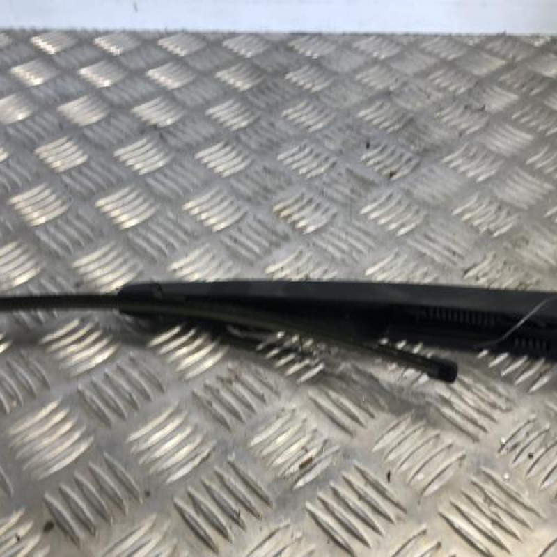 Bras essuie glace arriere SKODA FABIA 2 Bras essuie glace arriere SKODA FABIA 2
