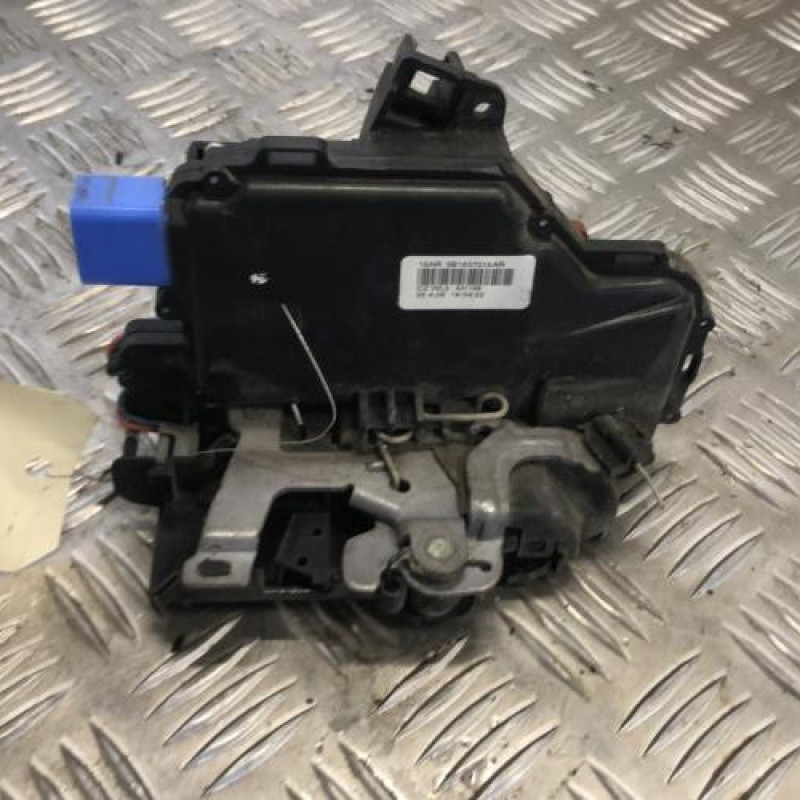 Serrure avant gauche SKODA FABIA 2 Serrure avant gauche SKODA FABIA 2