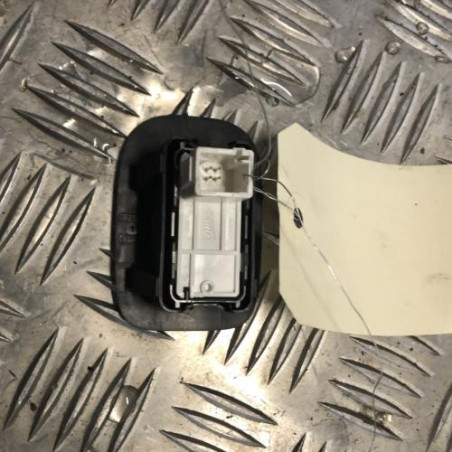 Interrupteur de leve vitre arriere gauche PEUGEOT 2008 1