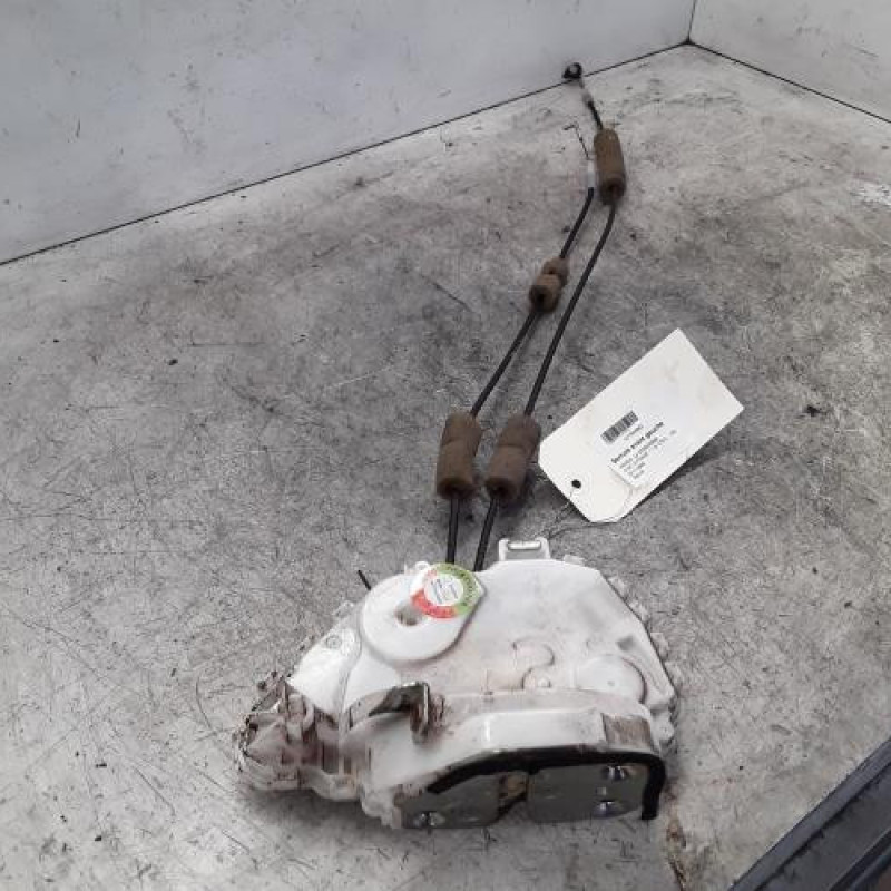 Serrure avant gauche HONDA CIVIC 8 Serrure avant gauche HONDA CIVIC 8