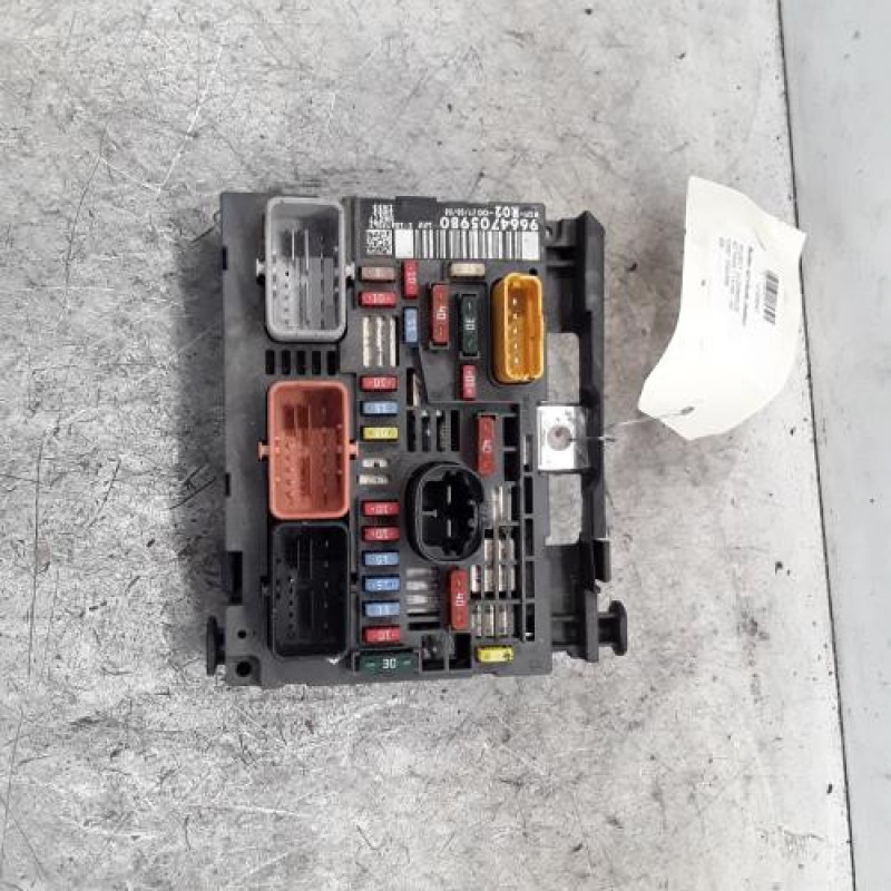 Boitier servitude moteur (BSM) PEUGEOT 407 Boitier servitude moteur (BSM) PEUGEOT 407