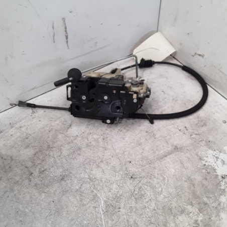 Serrure avant droit VOLKSWAGEN POLO 4