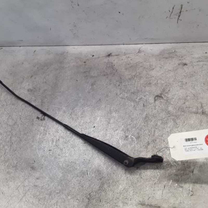 Bras essuie glace avant droit FIAT 500 2 Bras essuie glace avant droit FIAT 500 2