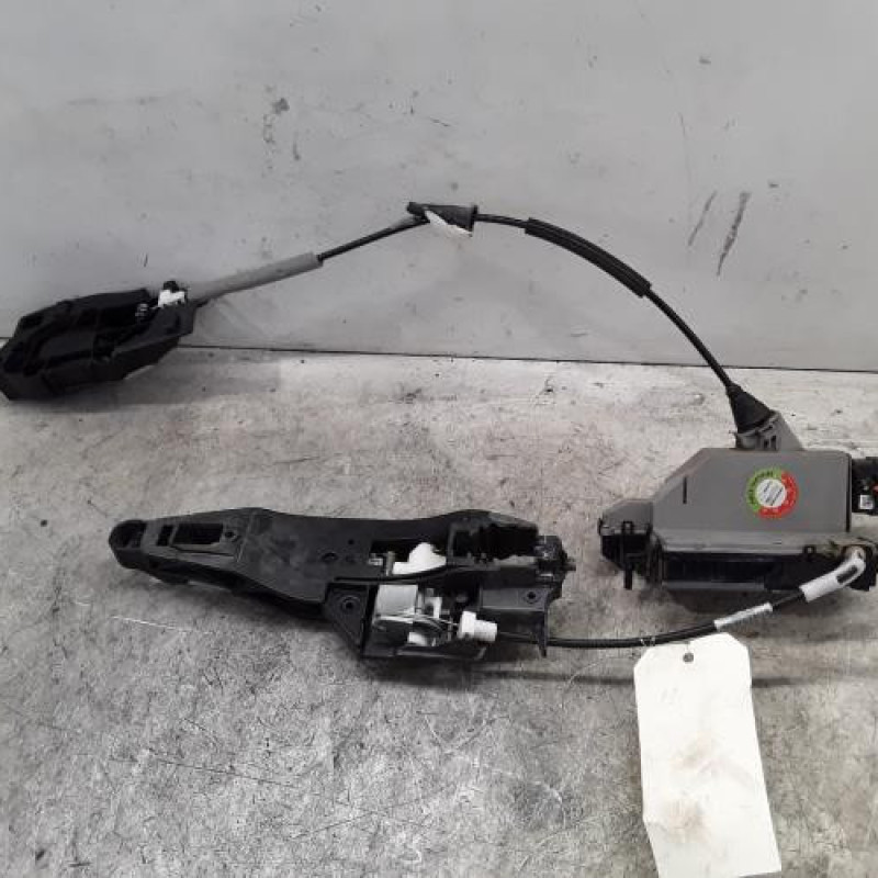 Serrure arriere droit PEUGEOT 208 1 Serrure arriere droit PEUGEOT 208 1