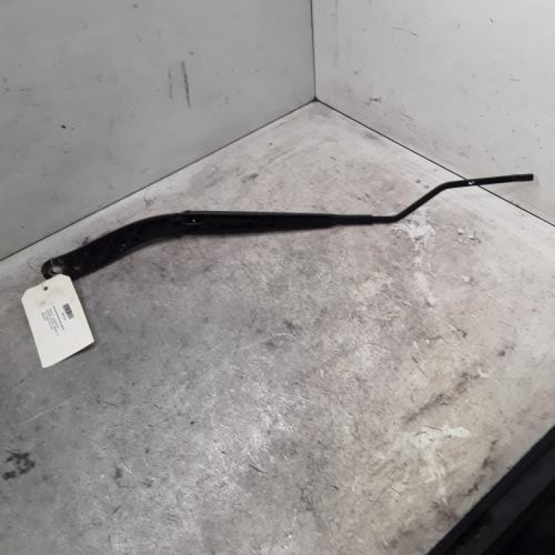 Bras essuie glace avant gauche RENAULT MEGANE 4