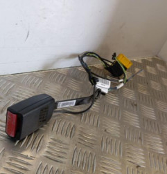 Attache ceinture avant droit DACIA LODGY