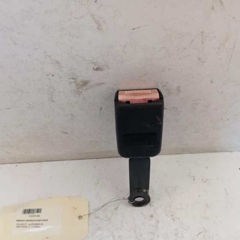 Attache ceinture avant droit PEUGEOT 206