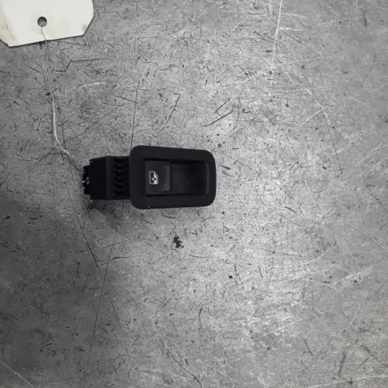 Interrupteur de leve vitre avant droit VOLKSWAGEN GOLF 7