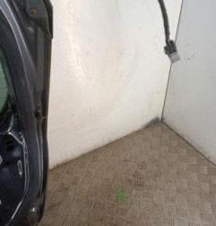 Malle/Hayon arriere FORD FIESTA 6 Photo n°4