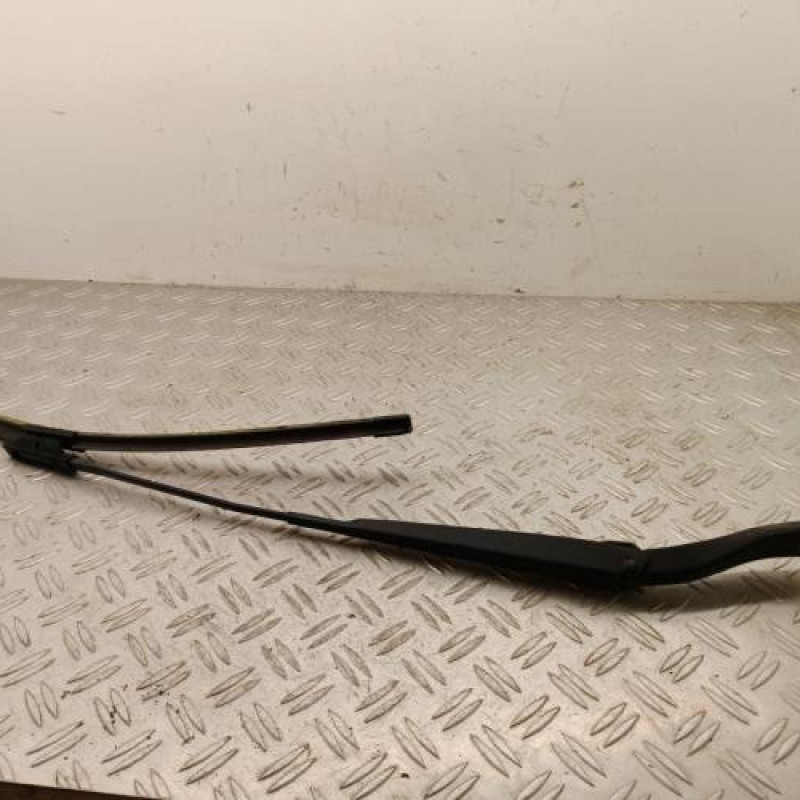 Bras essuie glace avant gauche RENAULT CLIO 3 Bras essuie glace avant gauche RENAULT CLIO 3