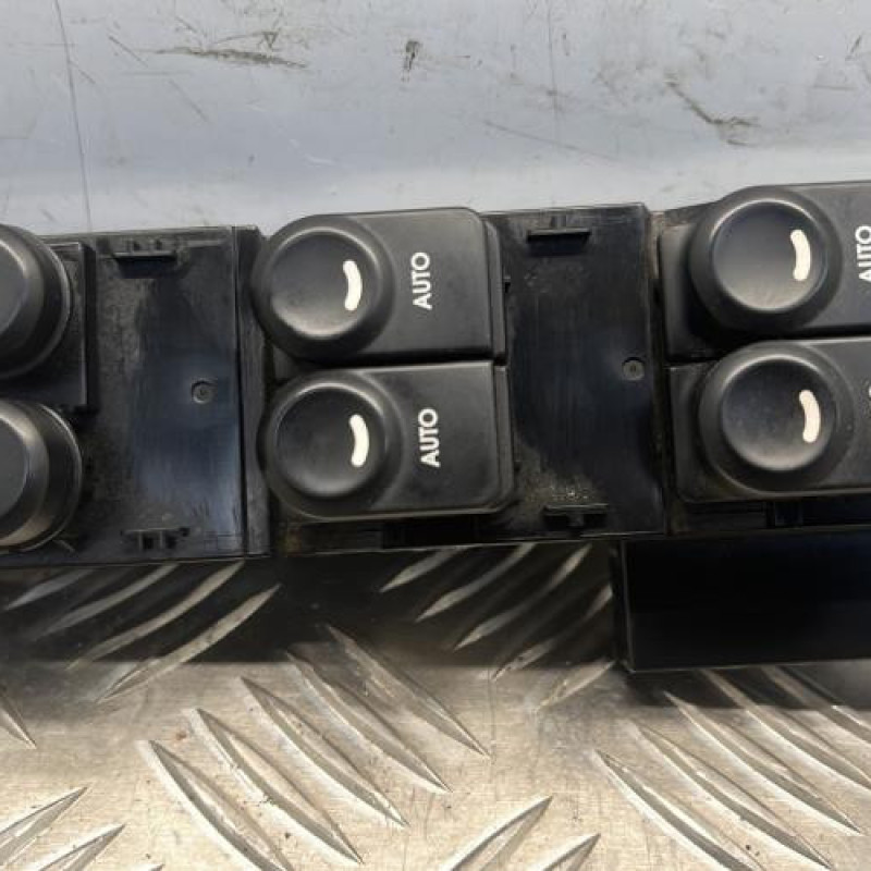 Interrupteur de leve vitre avant gauche HYUNDAI I 30 1