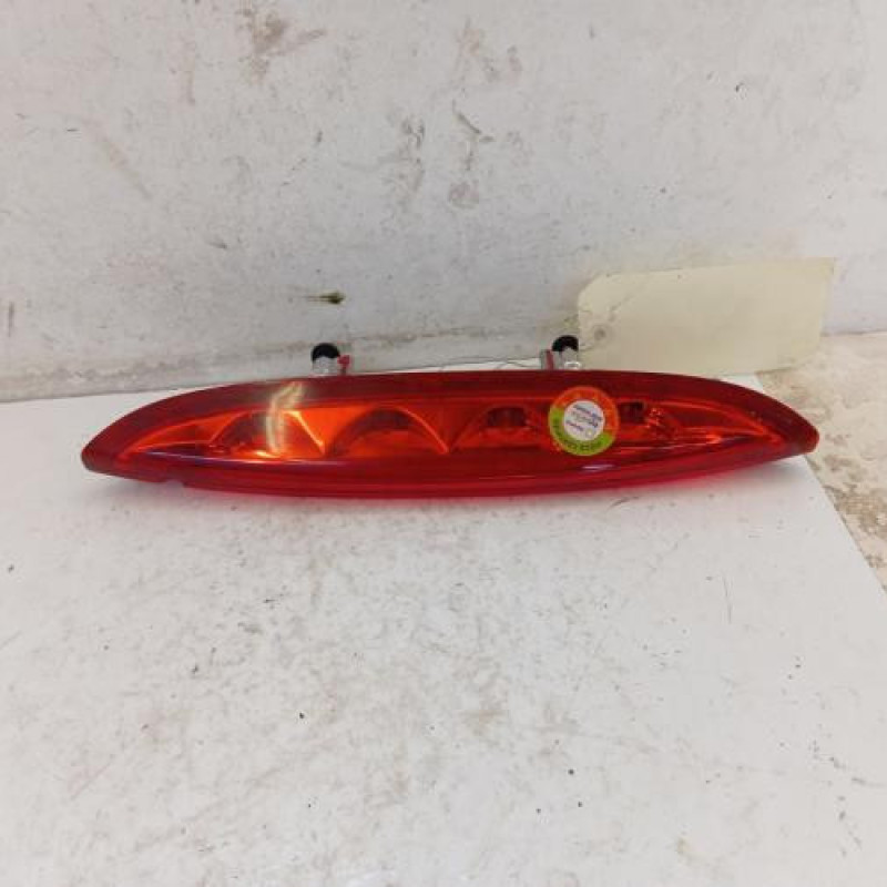 Feu arriere stop central PEUGEOT 208 1