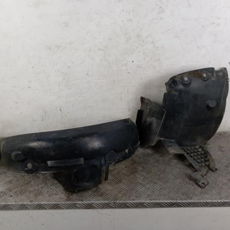 Pare boue avant gauche RENAULT CLIO 2 Pare boue avant gauche RENAULT CLIO 2