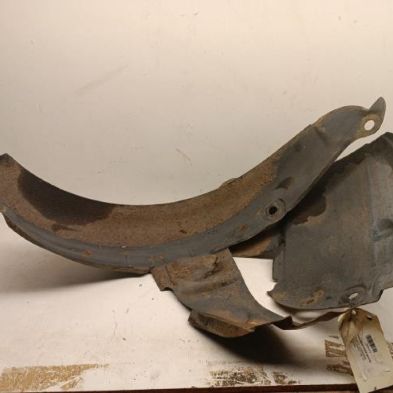 Pare boue avant gauche RENAULT CLIO 2 Pare boue avant gauche RENAULT CLIO 2