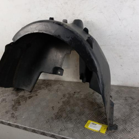 Pare boue arriere droit PEUGEOT 208 1