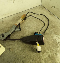 Attache ceinture avant gauche RENAULT CLIO 2