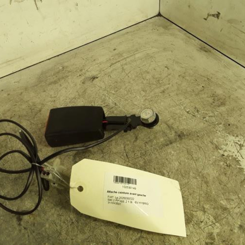 Attache ceinture avant gauche FIAT 500 2