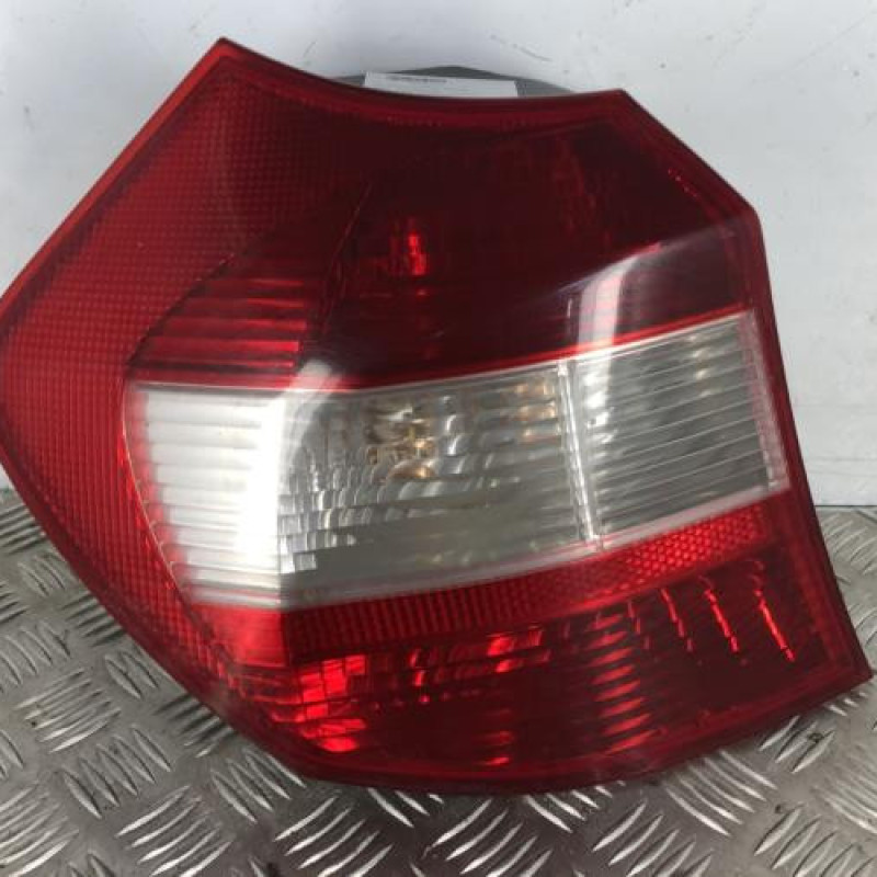 Feu arriere principal gauche (feux) BMW SERIE 1 E87 Feu arriere principal gauche (feux) BMW SERIE 1 E87