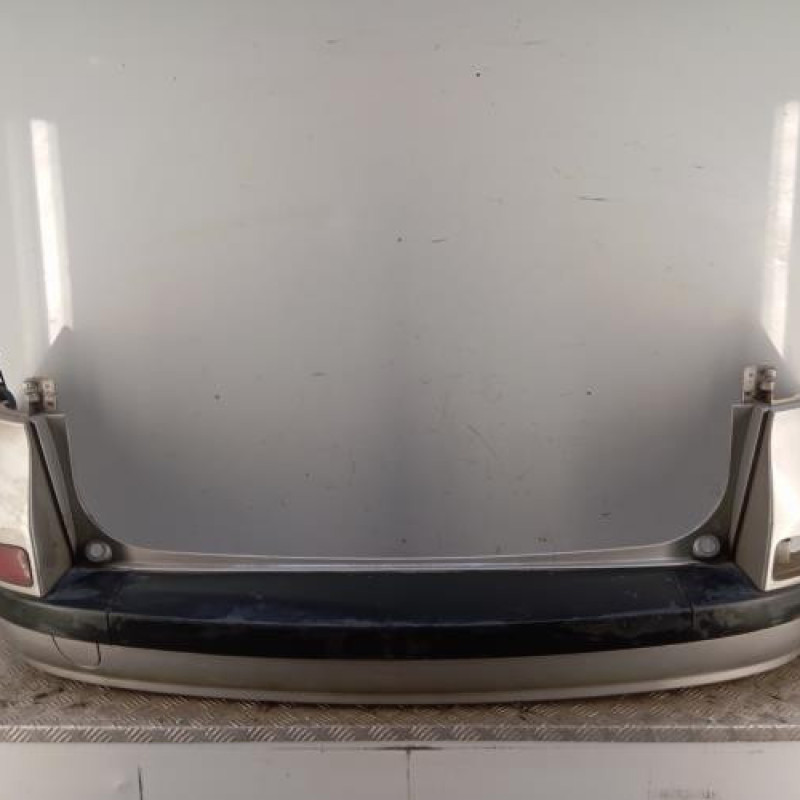 Pare choc arriere RENAULT CLIO 3 Pare choc arriere RENAULT CLIO 3