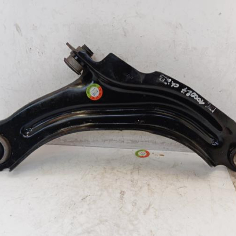 Triangle avant droit RENAULT CLIO 4 Triangle avant droit RENAULT CLIO 4
