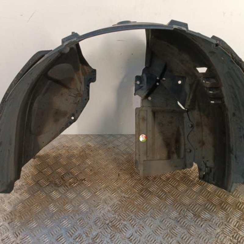 Pare boue avant droit NISSAN QASHQAI 1