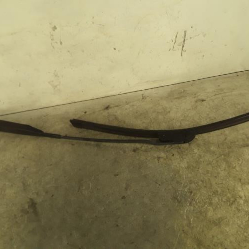 Bras essuie glace avant gauche OPEL CORSA C Bras essuie glace avant gauche OPEL CORSA C