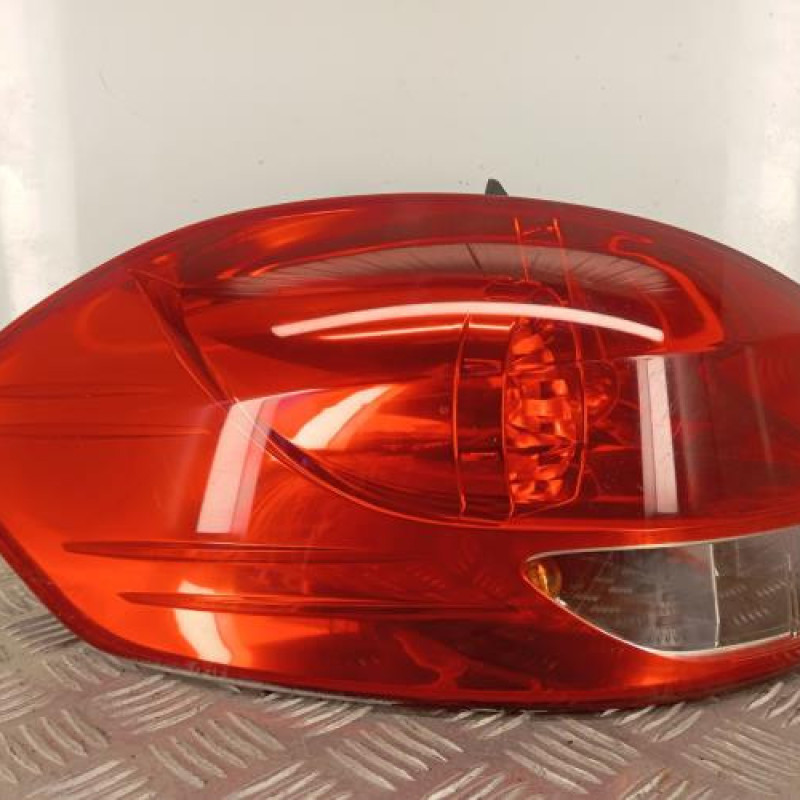 Feu arriere principal gauche (feux) RENAULT CLIO 3 Feu arriere principal gauche (feux) RENAULT CLIO 3