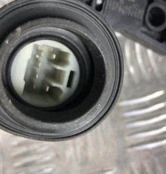 Leve vitre electrique avant droit SUZUKI SWIFT 4 Photo n°3