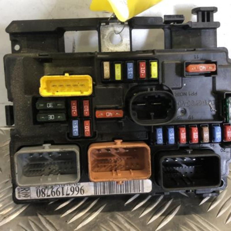 Boitier servitude moteur (BSM) PEUGEOT 207 Boitier servitude moteur (BSM) PEUGEOT 207