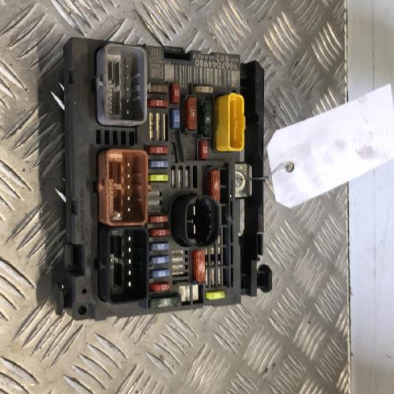 Boitier servitude moteur (BSM) CITROEN C5 2 Boitier servitude moteur (BSM) CITROEN C5 2