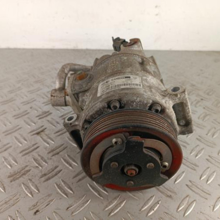 Compresseur clim VOLKSWAGEN GOLF 5 Photo n°1