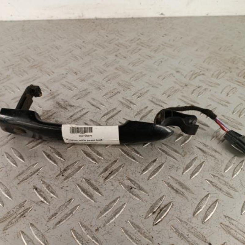 Poignee porte avant droit RENAULT CLIO 4 Poignee porte avant droit RENAULT CLIO 4