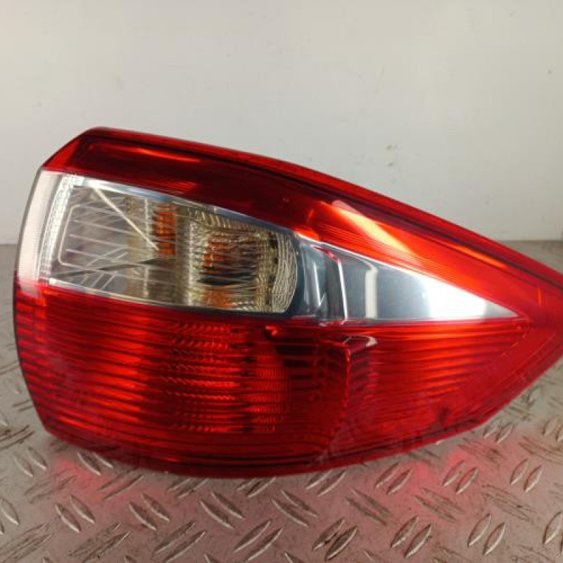 Feu arriere principal droit (feux) FORD C-MAX 2 Feu arriere principal droit (feux) FORD C-MAX 2