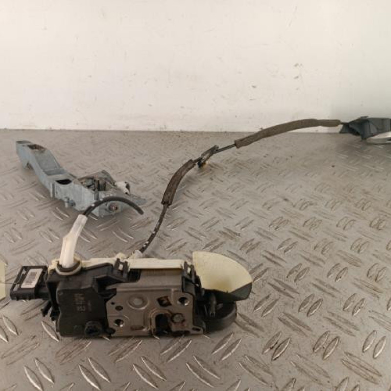 Serrure avant gauche CITROEN BERLINGO 2