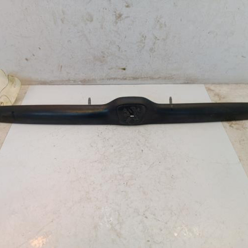 Baguette de coffre PEUGEOT 206