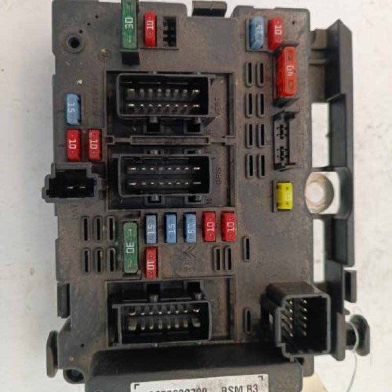 Boitier servitude moteur (BSM) PEUGEOT 307 Boitier servitude moteur (BSM) PEUGEOT 307