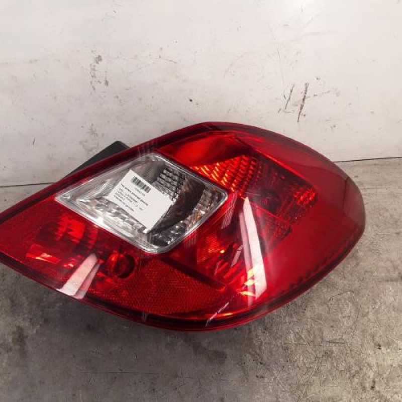 Feu arriere principal gauche (feux) OPEL CORSA D Feu arriere principal gauche (feux) OPEL CORSA D