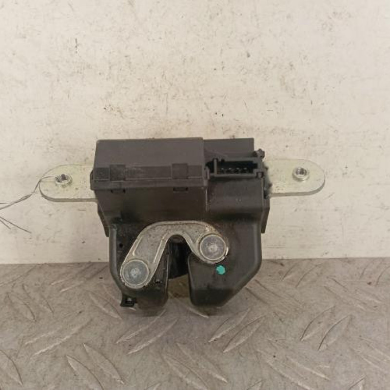 Serrure de hayon FIAT 500 2 Serrure de hayon FIAT 500 2