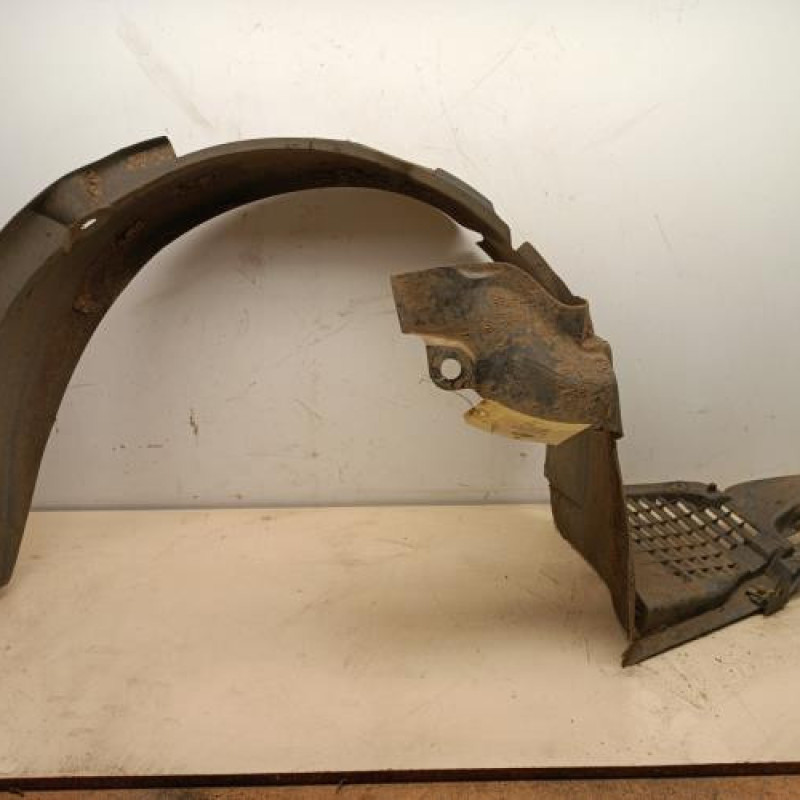 Pare boue avant gauche RENAULT LAGUNA 2